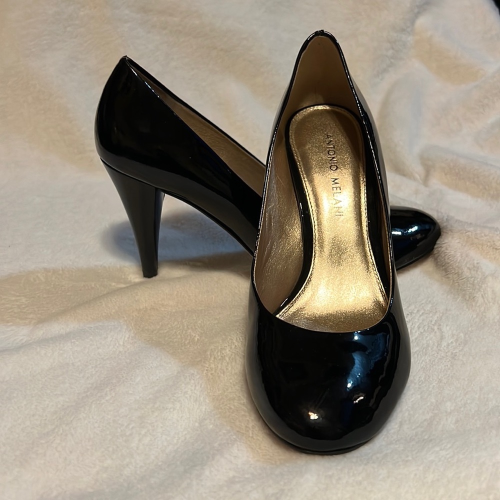 Antoni Melani black 3in. heels
